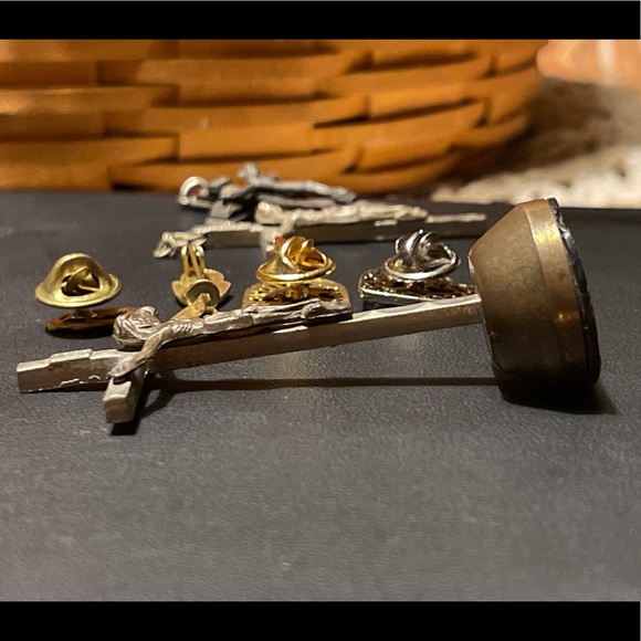 LOT of Lovely Religious Pieces - CRUCIFIX Pendants More - ITALY - Vintage - Picture 12 of 16